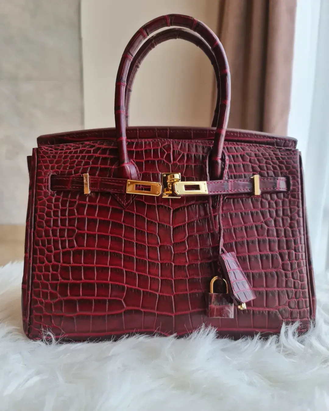 Kulit Buaya Burgundy dengan Key Pouch