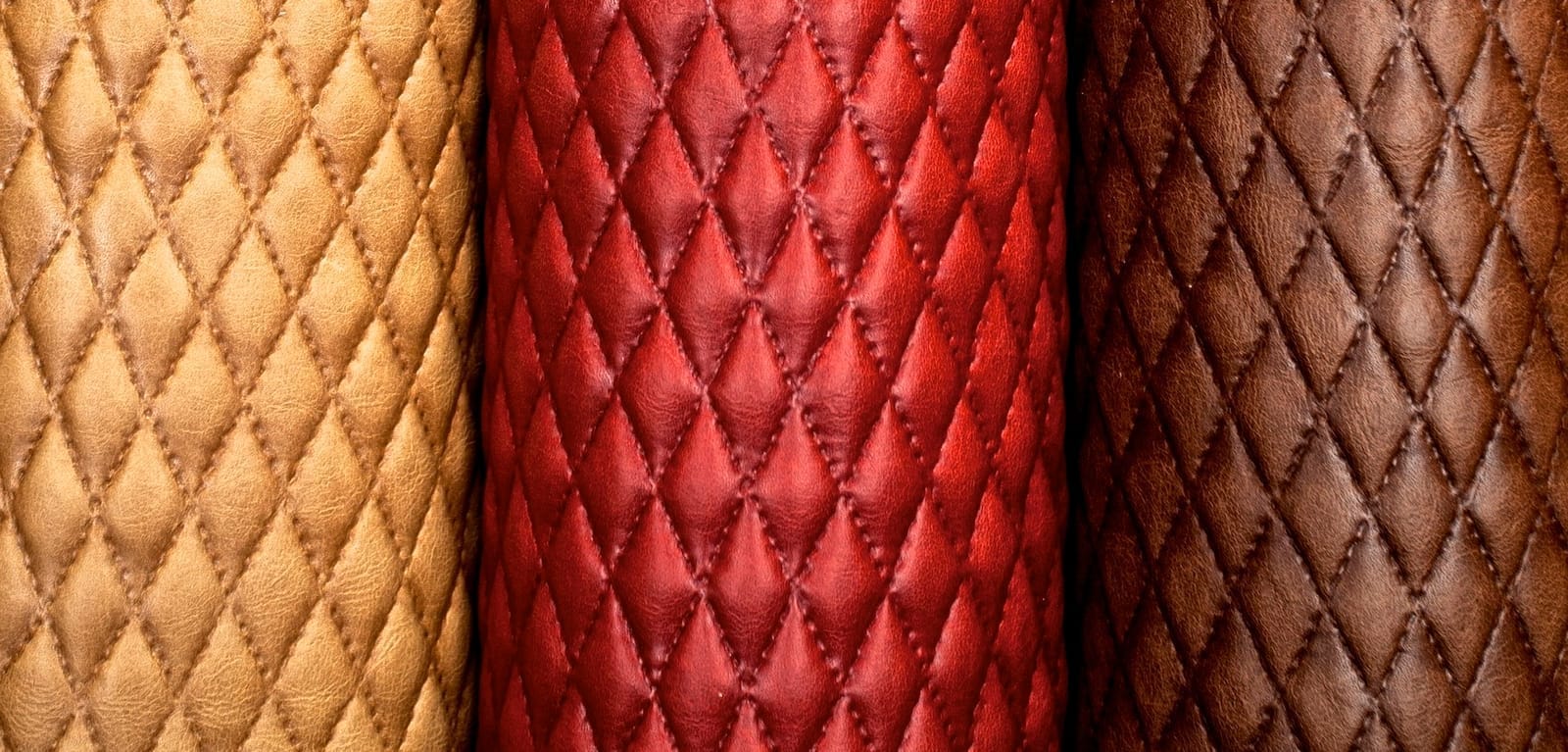Gulungan Kulit Quilted