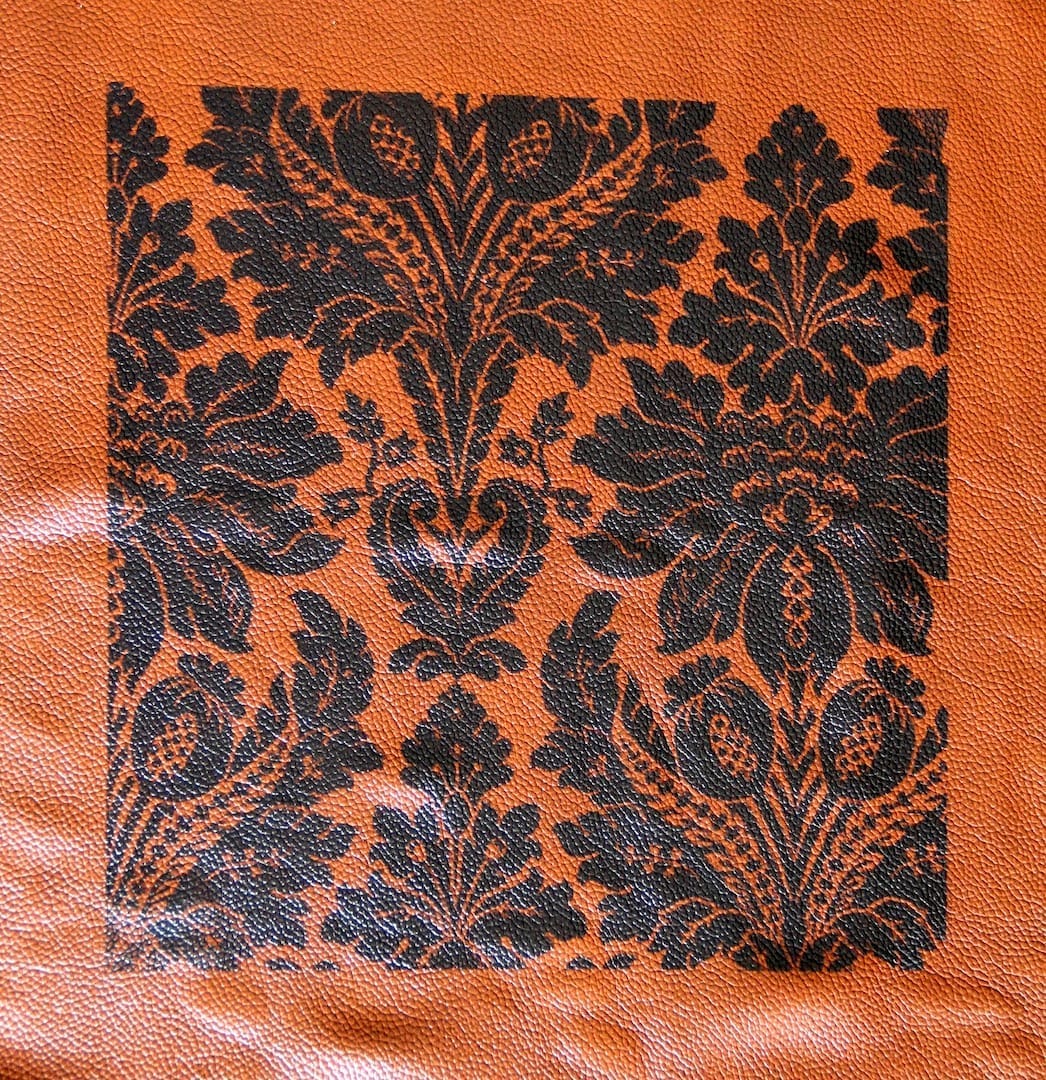 Kulit Damask Timbul